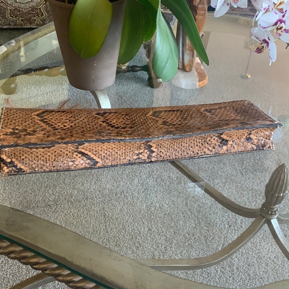 Python baguette flap wristlet clutch, feathers & carved stone medallion OOAK EUC - Picture 7 of 16